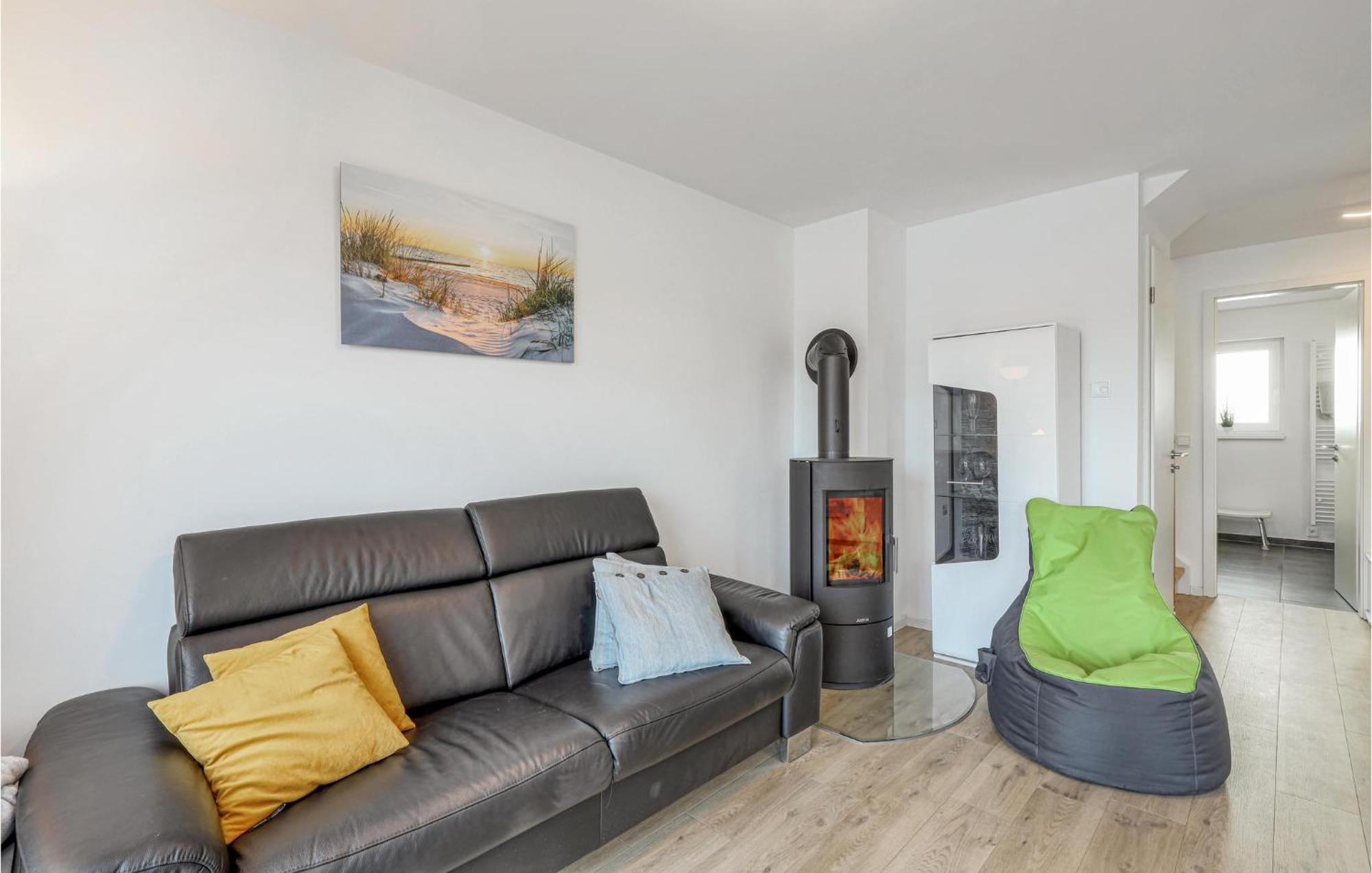 Nice Home In Tossens With Kitchen Εξωτερικό φωτογραφία