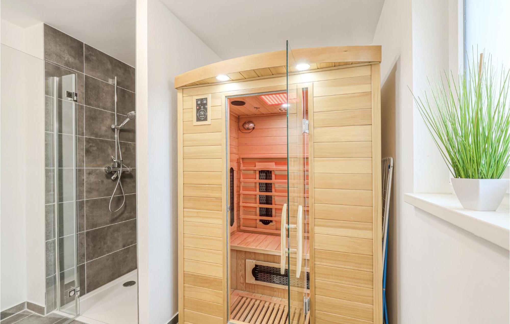Nice Home In Tossens With Kitchen Εξωτερικό φωτογραφία