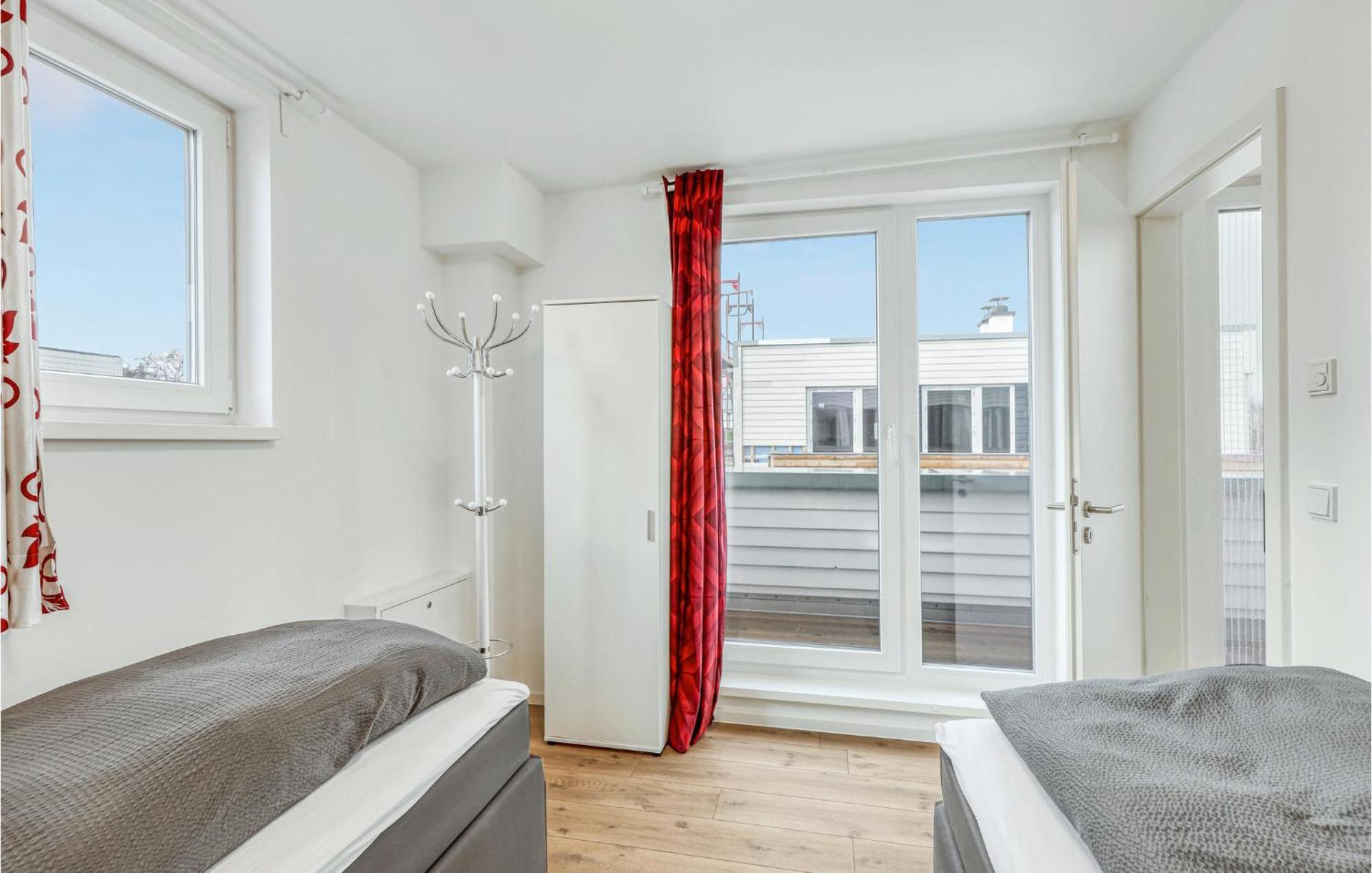 Nice Home In Tossens With Kitchen Εξωτερικό φωτογραφία